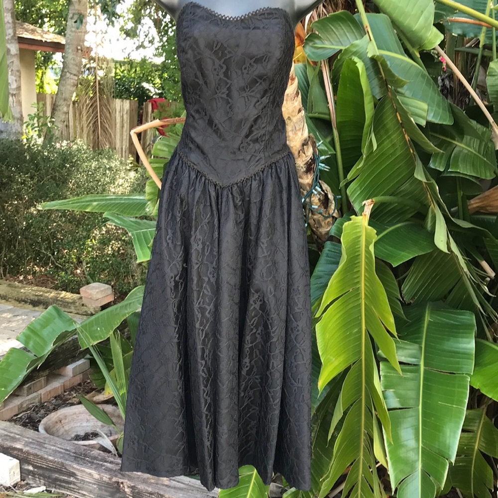 Vintage lace strapless drop waist corset dress - Picture 5 of 9